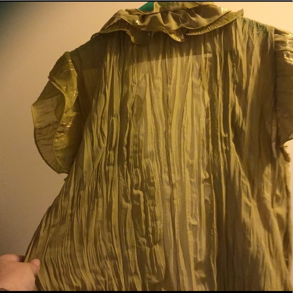 RUNWAY PARIS Olive Metallic Ruffled Top BNWOT - Picture 8 of 12